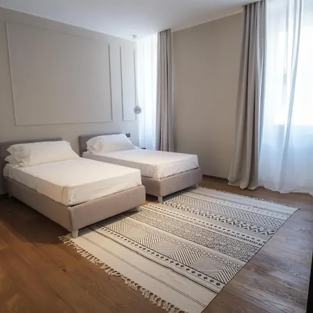 Palazzo Danisi Rooms&suites ベッド・アンド・ブレックファスト 4*